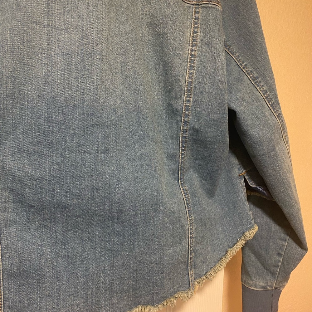 Universal Thread Jean jacket - Picture 6 of 7